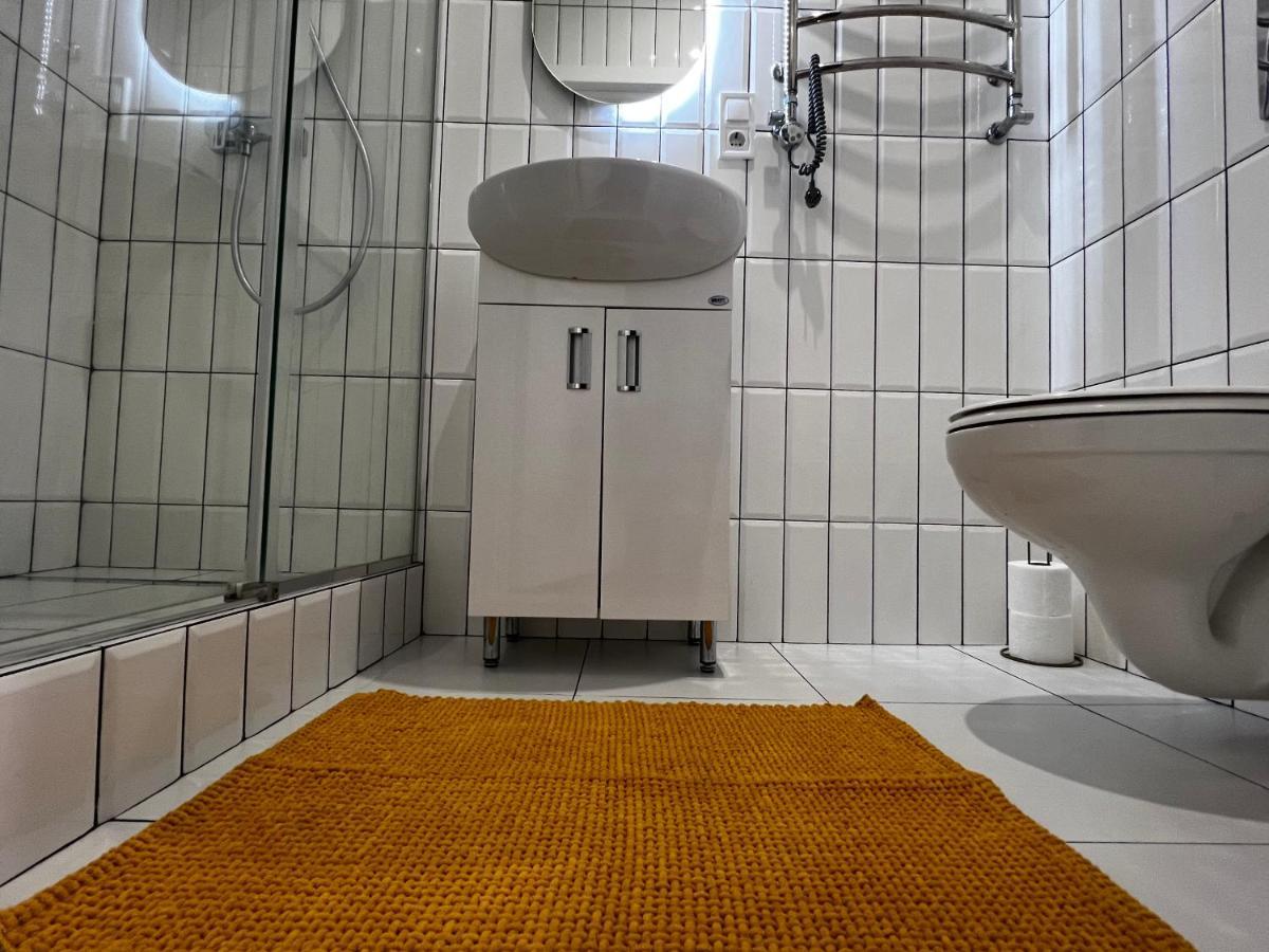 Apartment Lesya Kurbasa Lviv Exteriör bild