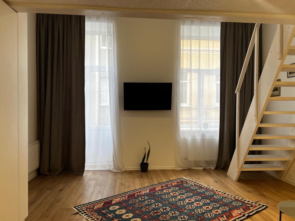 Apartment Lesya Kurbasa Lviv Exteriör bild