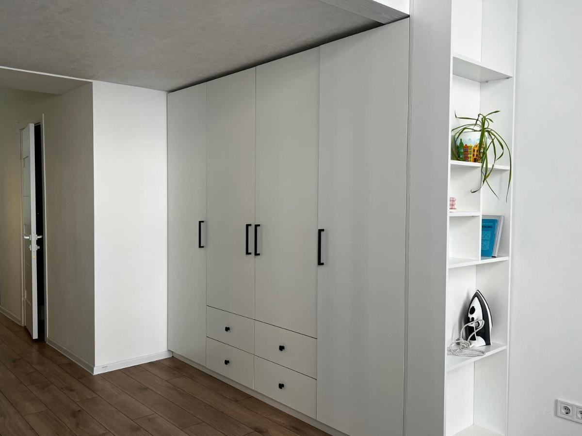 Apartment Lesya Kurbasa Lviv Exteriör bild