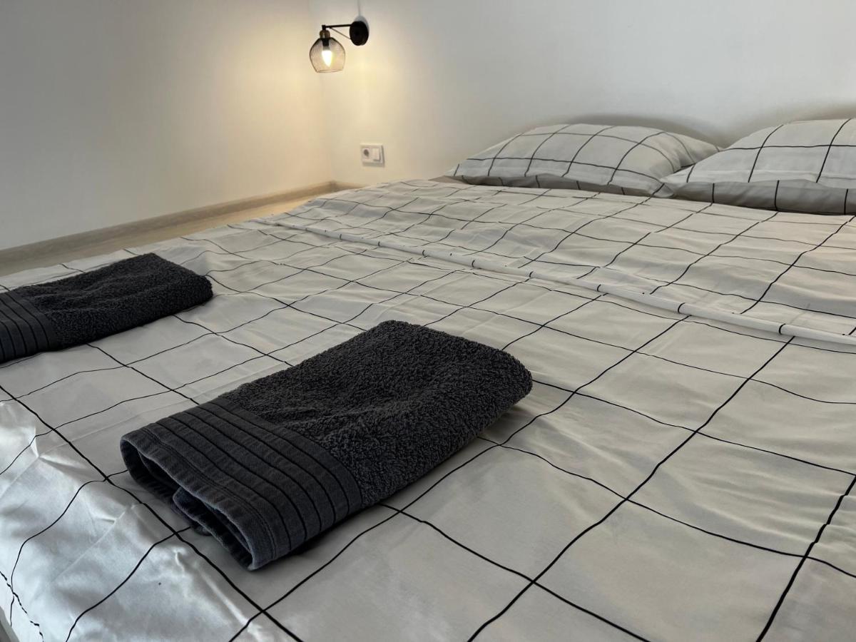 Apartment Lesya Kurbasa Lviv Exteriör bild