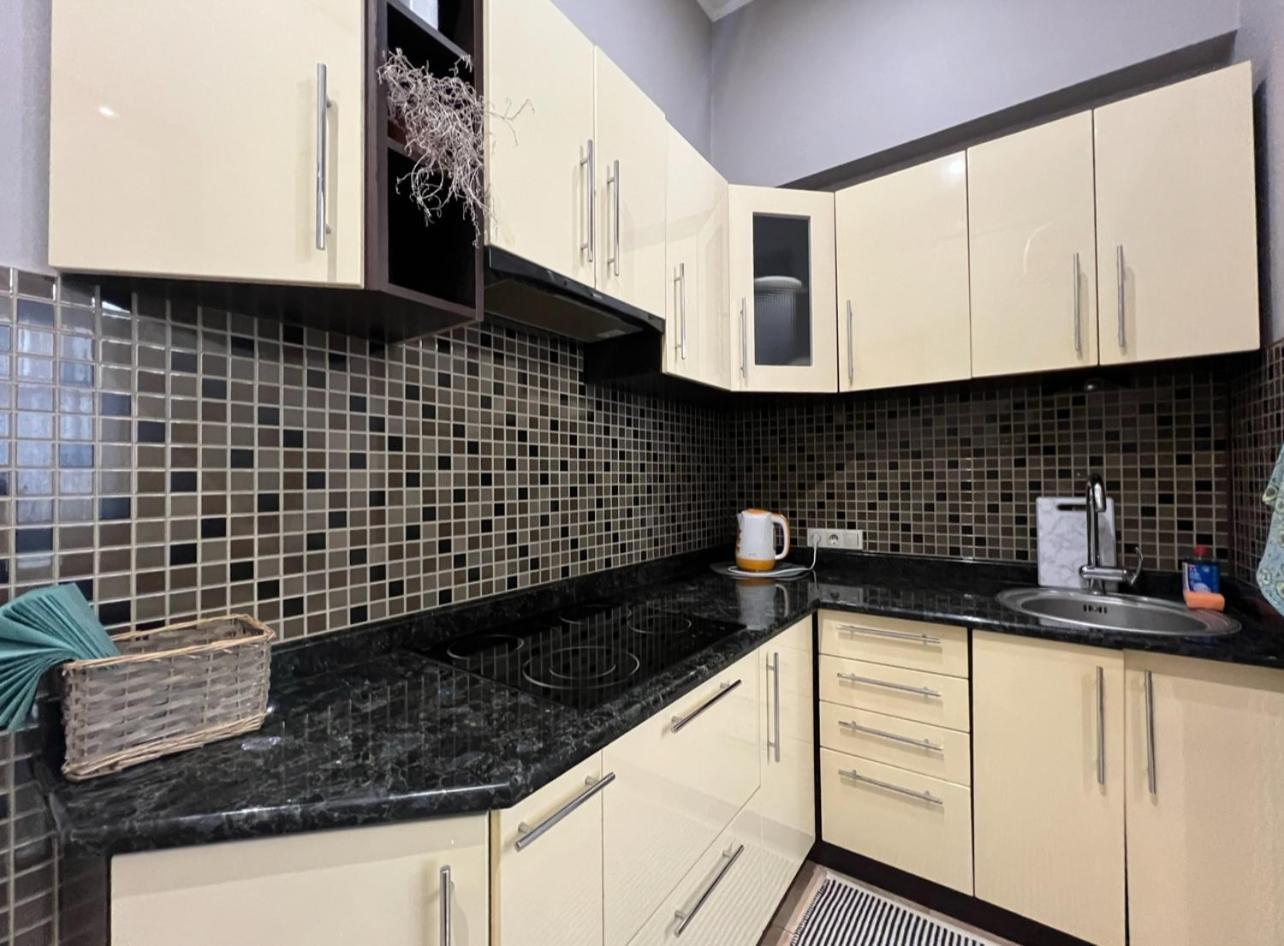 Apartment Lesya Kurbasa Lviv Exteriör bild